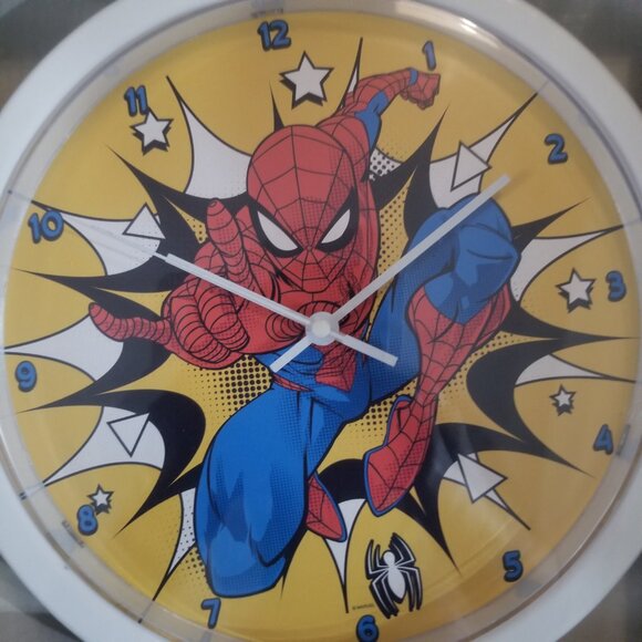 Marvel Spider-man Wall Clock - Picture 2 of 4